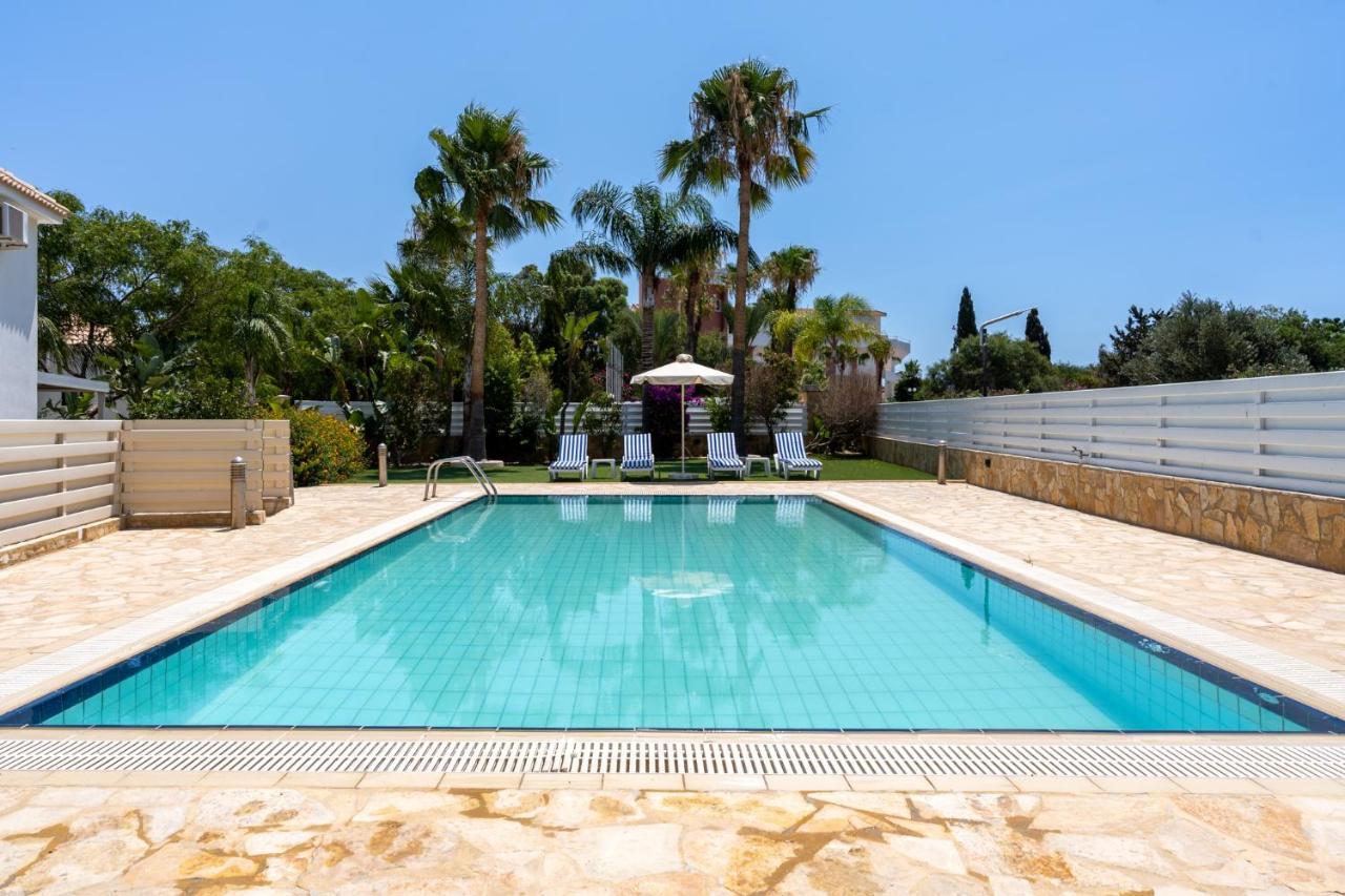 Lime 3-Bedroom Villa In Protaras Exterior photo